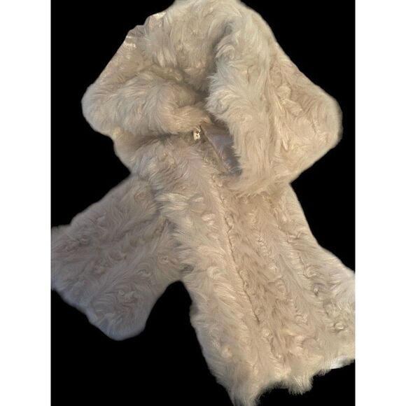 New Collection Eighteen Scarf Faux Fur Pull Through Cream 39x6" - Picture 1 of 6